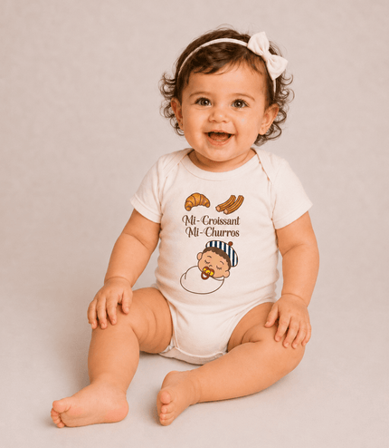Body bébé « Mi-Croissant, Mi-Churros », vue de face – cadeau naissance franco-espagnol – Casa Ramani