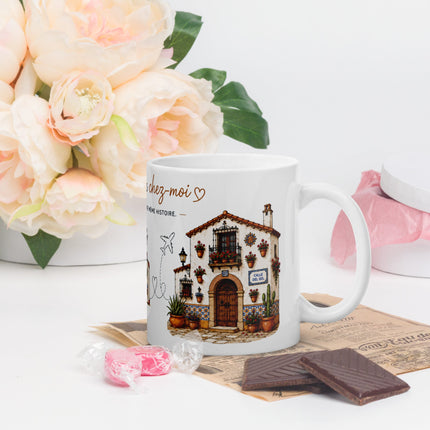 Mug franco-espagnol « Entre deux chez-moi » en situation sur une table – cadeau café franco-espagnol – Casa Ramani